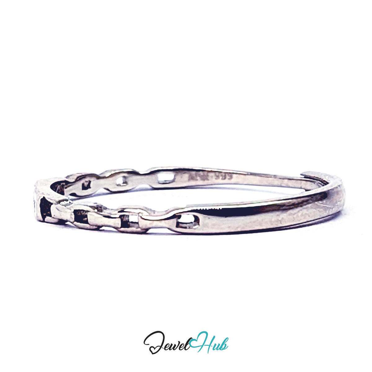 Chain-link section of the band with the 足銀 999 fine silver stamp inside - JewelHub