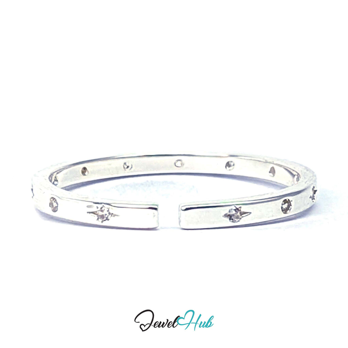 Open back of the adjustable band, between two set sections - JewelHub