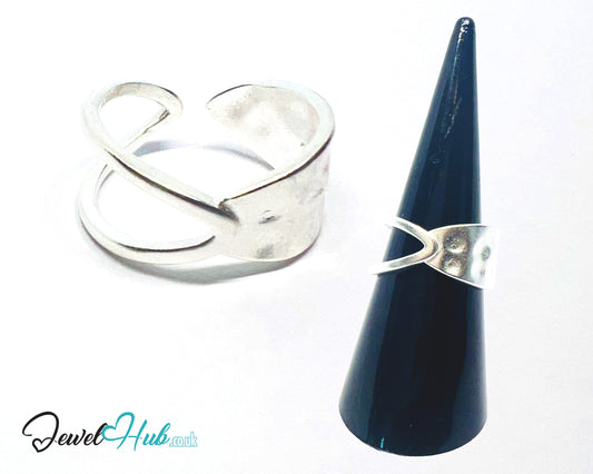 925 Silver Ring (Hallmarked) Sculptural V-Curve · UK M-N-O · US 6.5–8 · 3.3g