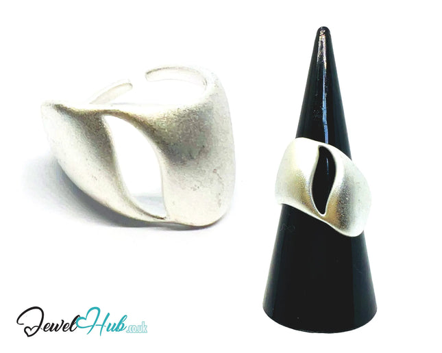 925 Silver Ring (Hallmarked) Matte Asymmetrical Band · UK N-O-P · US 7–8.5 · 5.54g CA
