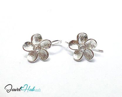 Crystal Bloom – 925 Sterling Silver Flower Stud Earrings (3.12g)