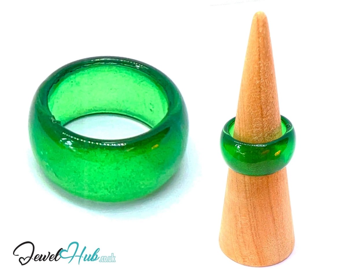 BloomPop Resin Ring 💚 Green UK N · US 7 · Glossy Finish with Botanical Glow - JewelHub.co.uk