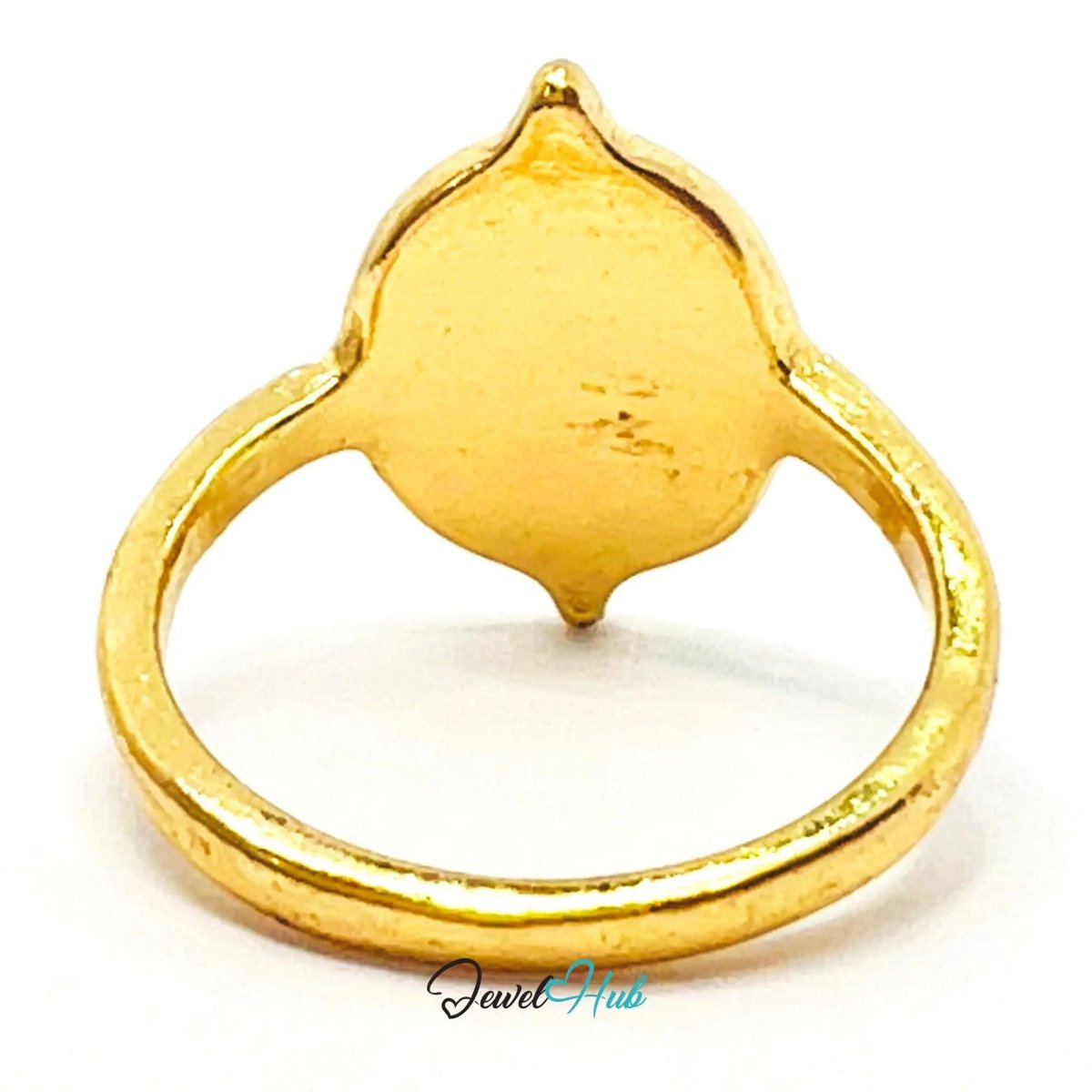 Gold Cross Medallion Ring ✝️ Zinc Alloy · UK M · US 6.5 · Engraved Ray Motif · Polished Gold Finish - JewelHub.co.uk