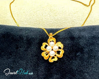 Golden Petals | Floral Elegance Pearl Pendant