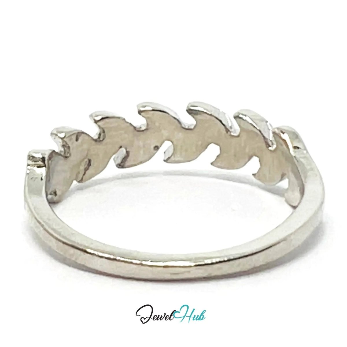 Leaf Band Ring 🍃 Zinc Alloy · UK M · US 6.5 · Engraved Botanical Motif · Silver - Tone Finish - JewelHub.co.uk
