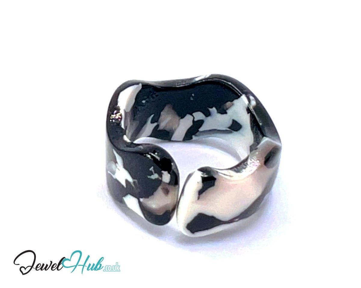 Open - End ⚫ Resin Ring – US O · US 7.5 · Monostone · Handcrafted - JewelHub.co.uk