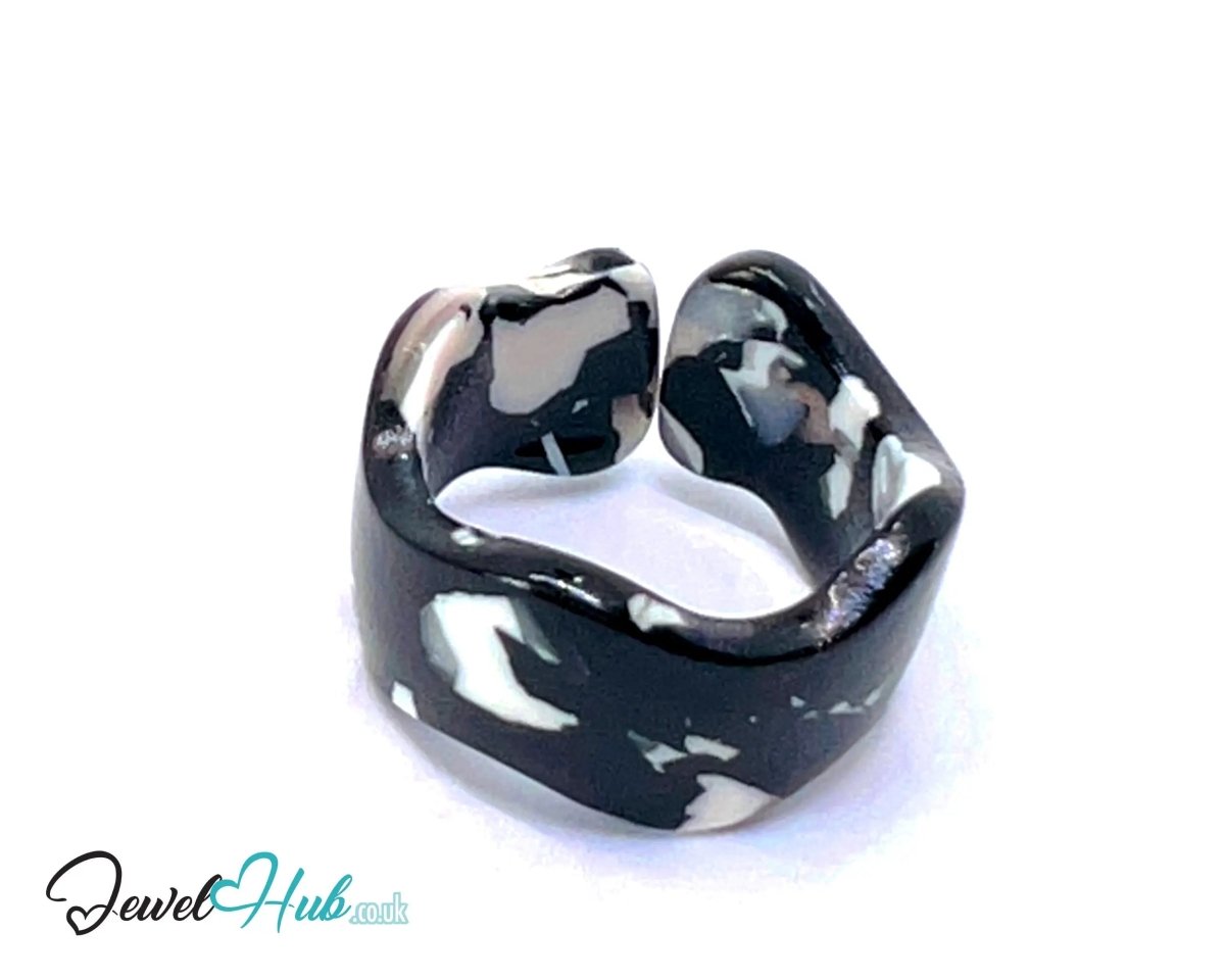 Open - End ⚫ Resin Ring – US O · US 7.5 · Monostone · Handcrafted - JewelHub.co.uk