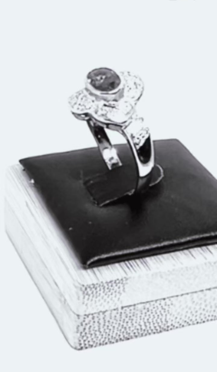 14K Gold Halo Ruby Ring · UK O · 1.38ct Gemstone · Floral Crest Design