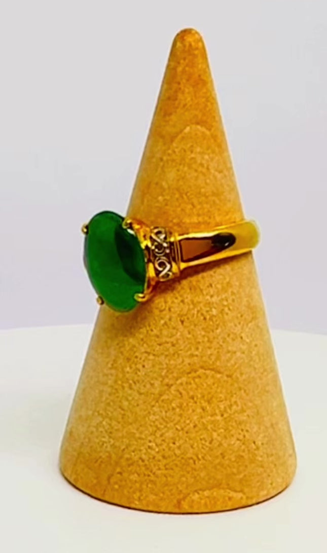 18K Gold Jade Ring · 1.65ct Oval Jade · UK M · US 6.5 · Classic Prong-Set Band