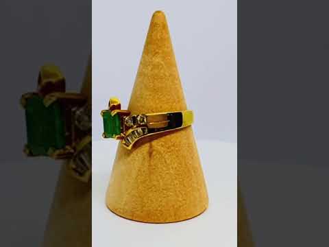 14k Gold Emerald & Diamond Ring | Regal Curve Elegance #jewelhubcouk #finejewellery