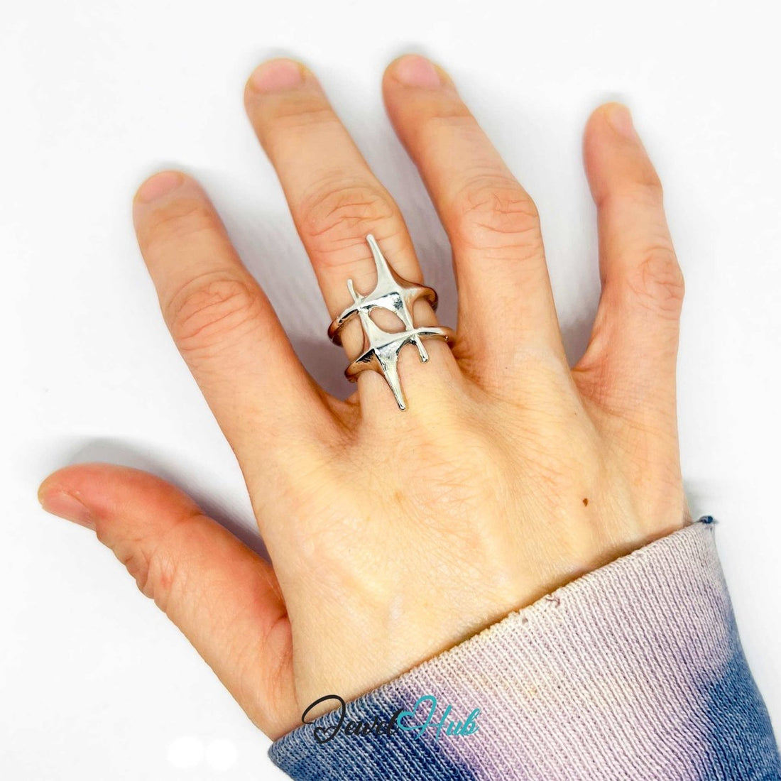 Silver - Plated Two - Star Crossover Zinc Alloy Ring – Bold Sculptural Design - JewelHub.co.uk