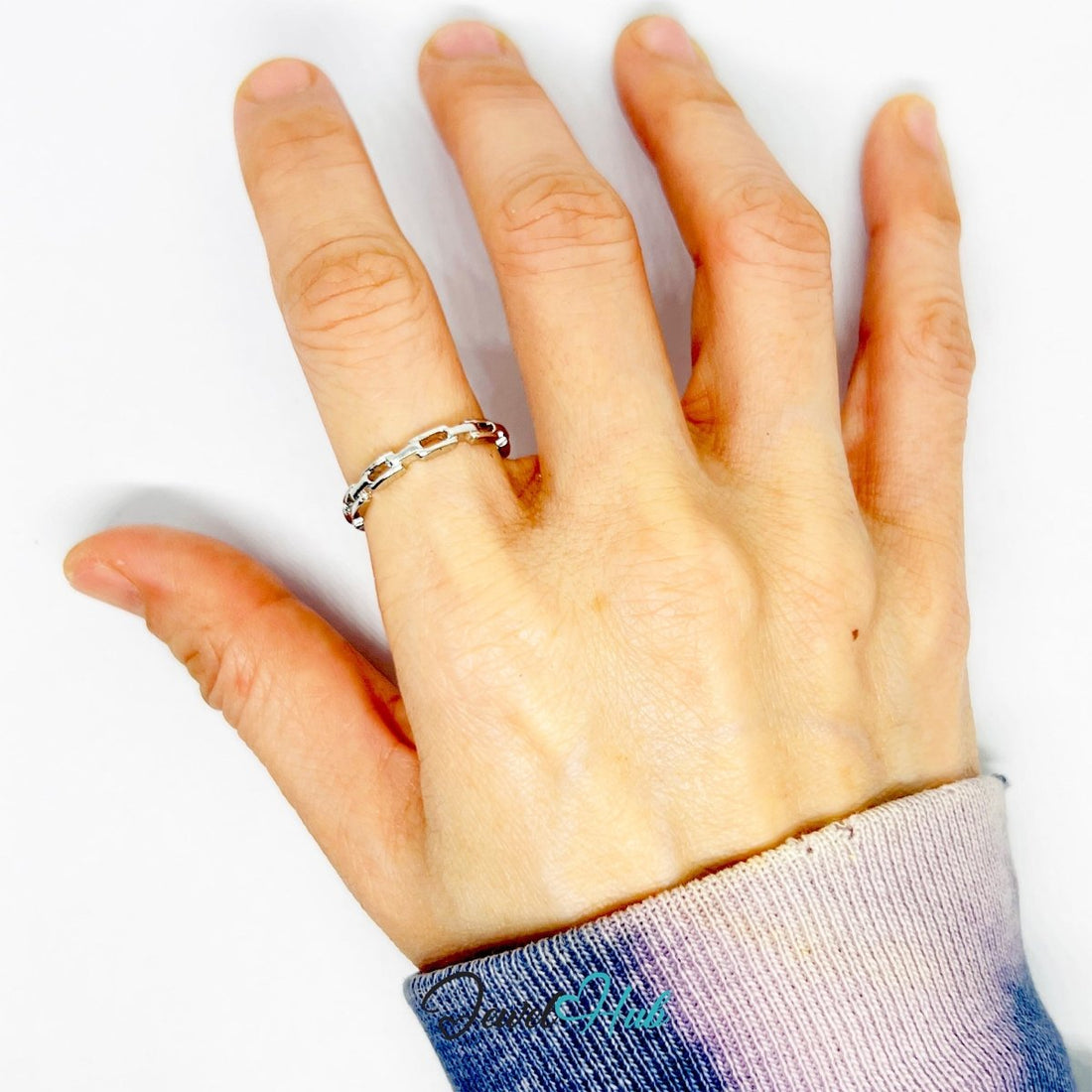 Silver - Plated Zinc Alloy Linked Ring – Miniature Fluid Sculptural Design - JewelHub.co.uk