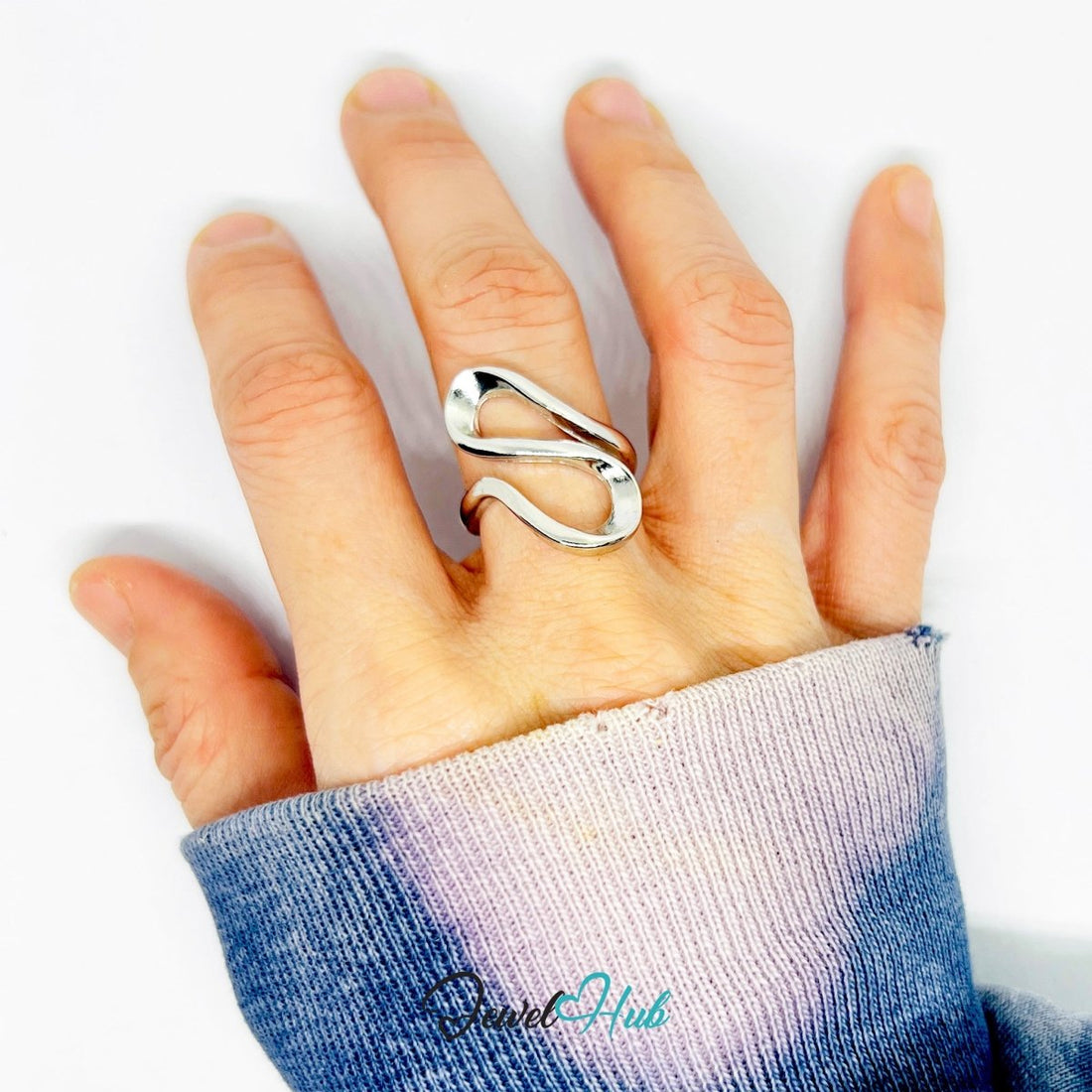 Silver - Plated Zinc Alloy Ring – Flowing Ribbon Wave Design - JewelHub.co.uk