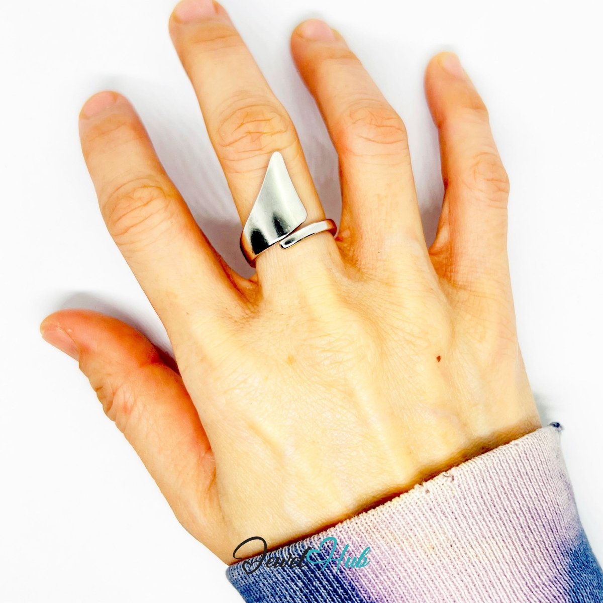 Silver‑Plated Zinc Alloy Wrap Ring – Tapered Shield Design - JewelHub.co.uk