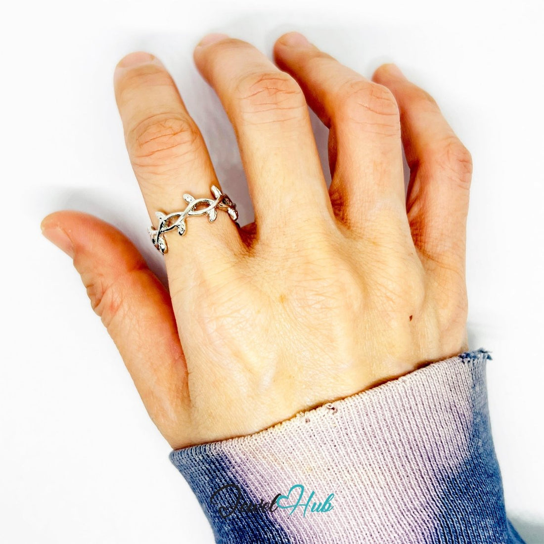 Vine Wrap Ring | Silver‑Tone Zinc Alloy Botanical Band - JewelHub.co.uk