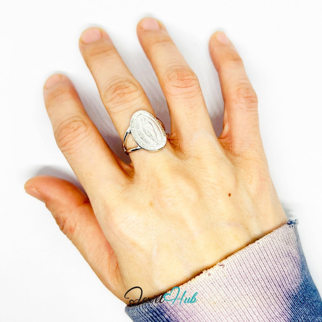 Virgin Mary Ring | Silver‑Tone Zinc Alloy Devotional Band - JewelHub.co.uk