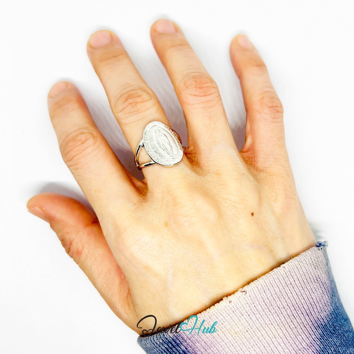Virgin Mary Ring | Silver‑Tone Zinc Alloy Devotional Band - JewelHub.co.uk