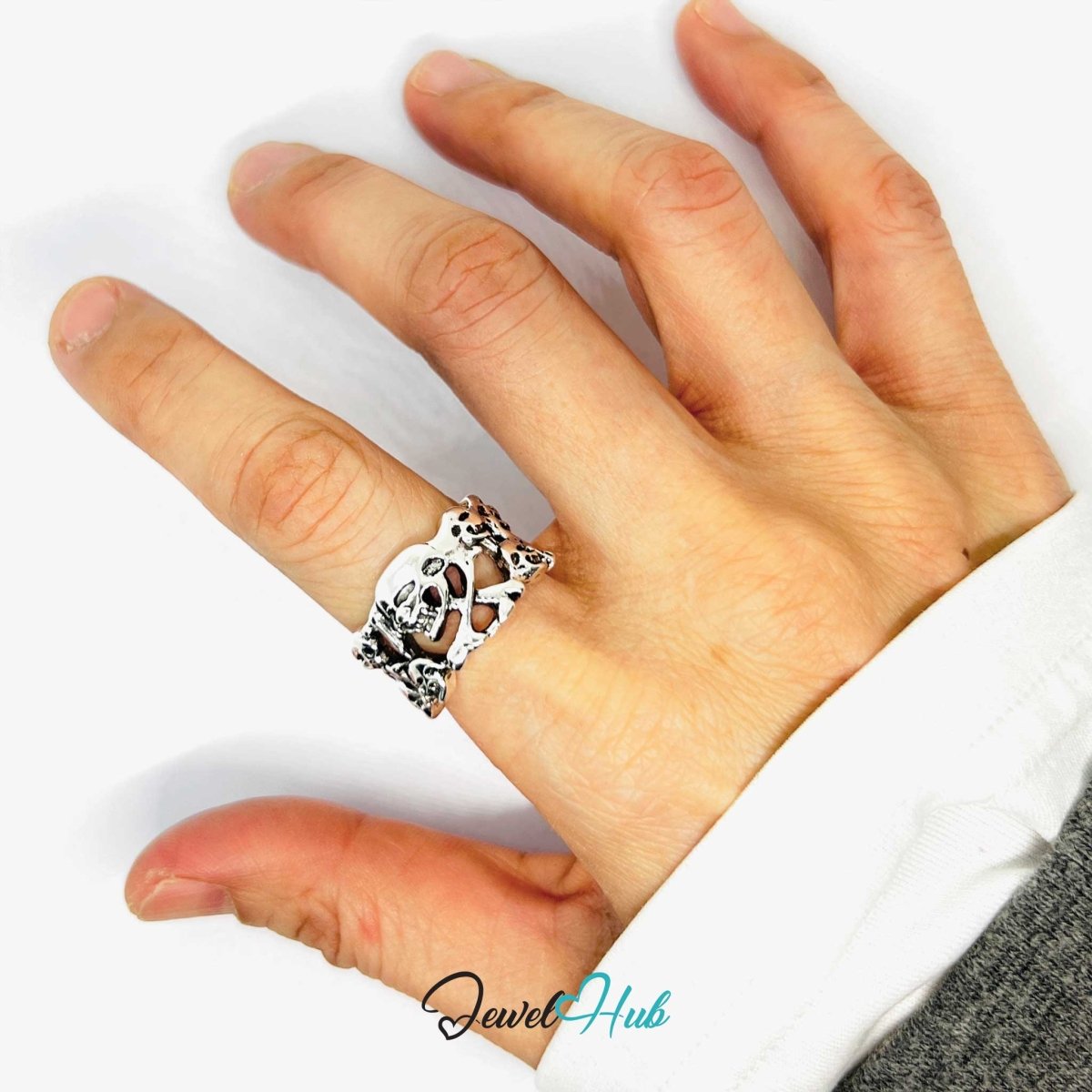 Zinc Alloy Silver‑Plated Punk Ring – Skull Pattern Sculptural Symbolism - JewelHub.co.uk