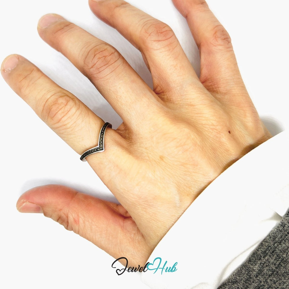 Zinc Alloy Silver‑Plated Punk Ring – V‑Shape Shadow Band - JewelHub.co.uk