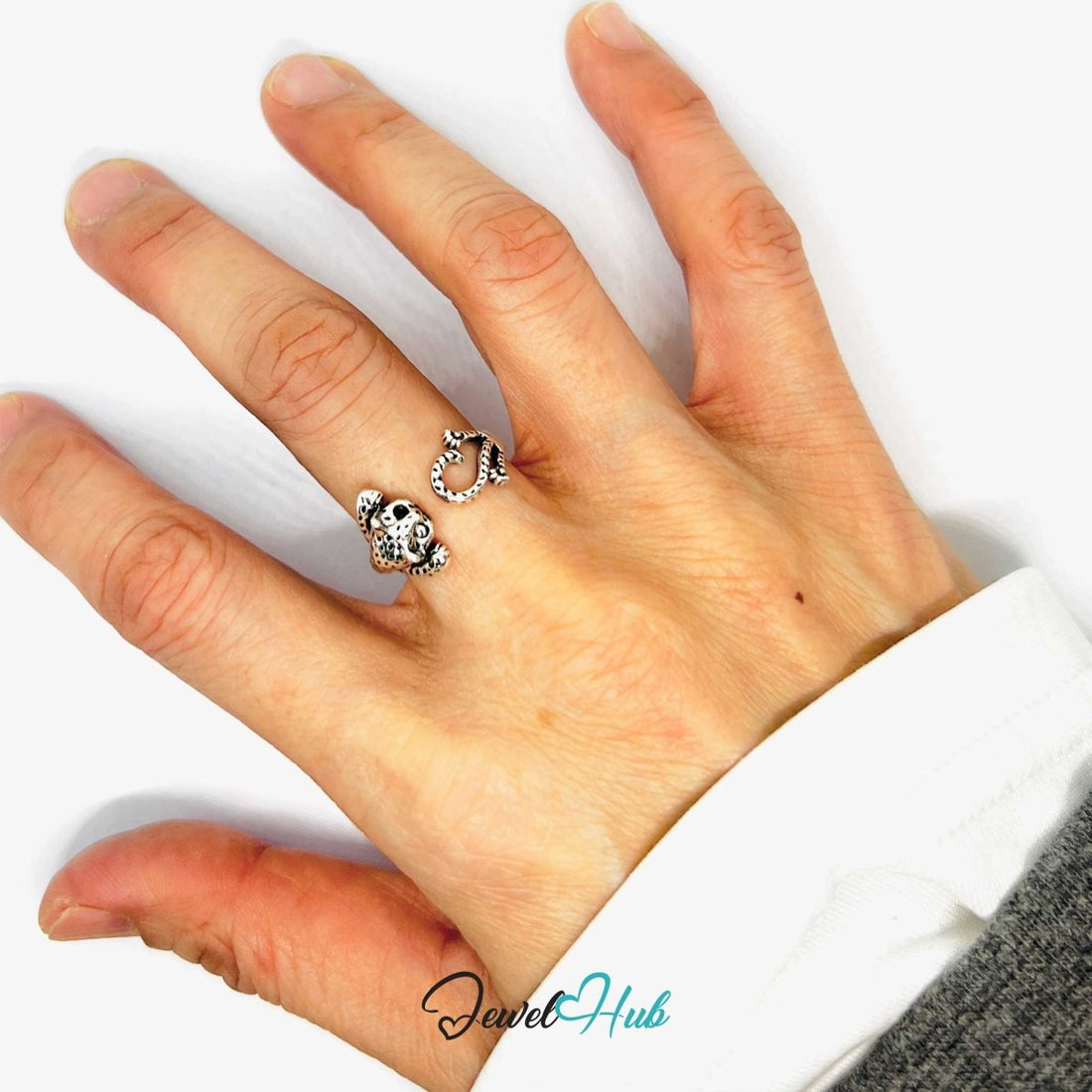 Zinc Alloy Silver‑Plated Punk Ring – Wild Cat Sculptural Symbolic Design - JewelHub.co.uk